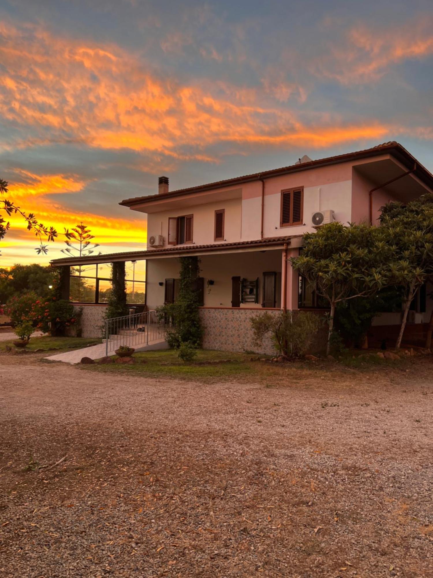Agriturismo Graziano E Barbara ポルト・コンテ エクステリア 写真